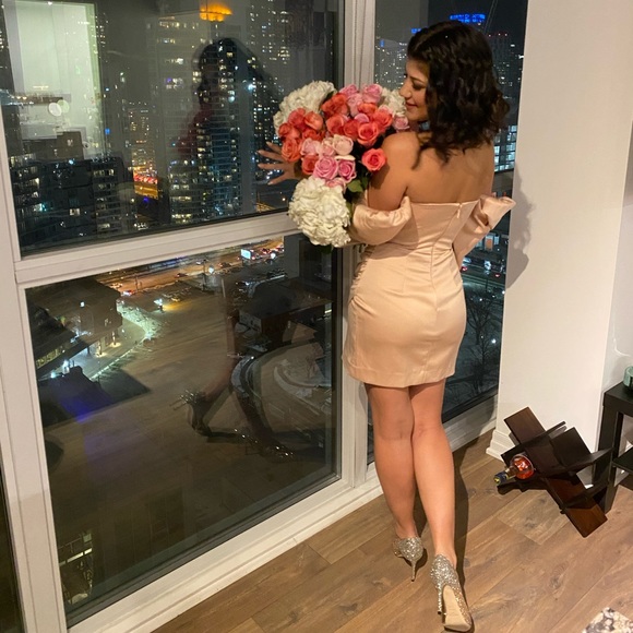 Gorgeous dress for a special occasion - Picture 2 of 8